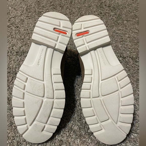 Rockport, brown, lightweight and shock absorbing. One worn once - Picture 4 of 12